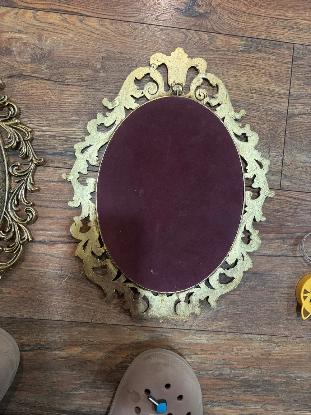 2- Ornate Gold Oval Floral Wall Plaque Pair - Vintage-Style Home Accents